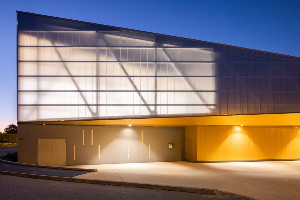 Coum 体育中心翻新扩建，法国 / ENO Architectes