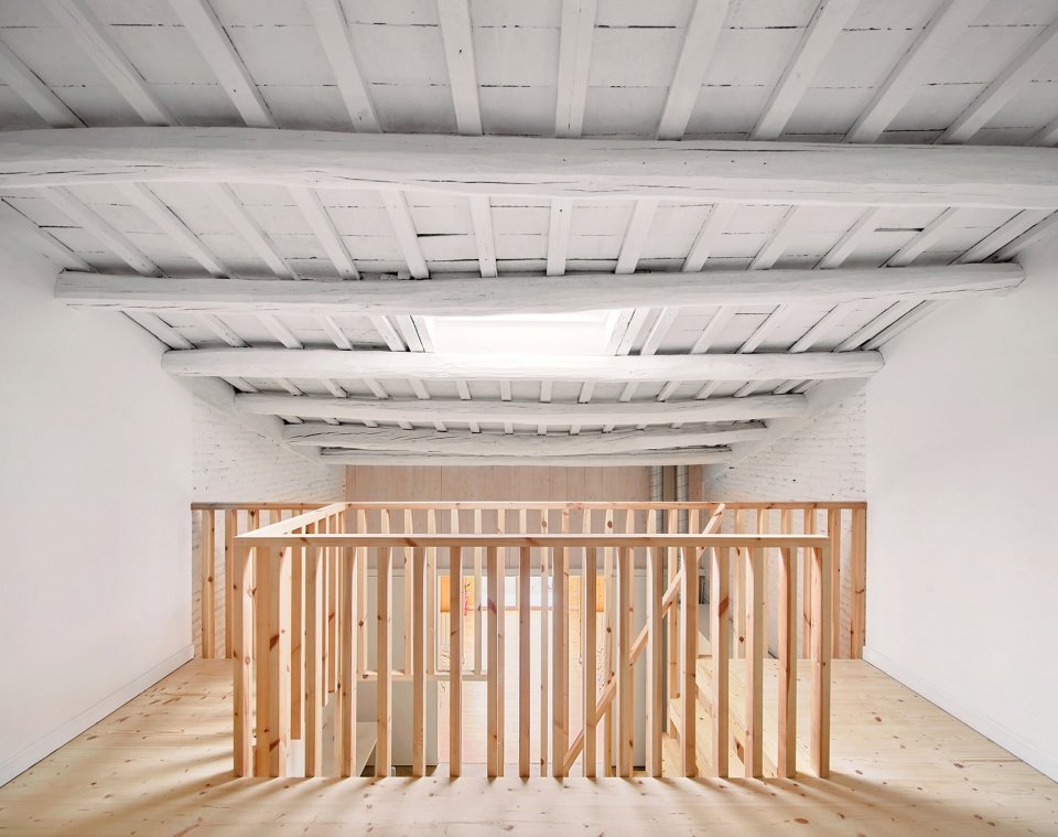 95PLA 特拉萨联排住宅翻新扩建，巴塞罗那 / Vallribera Arquitectes