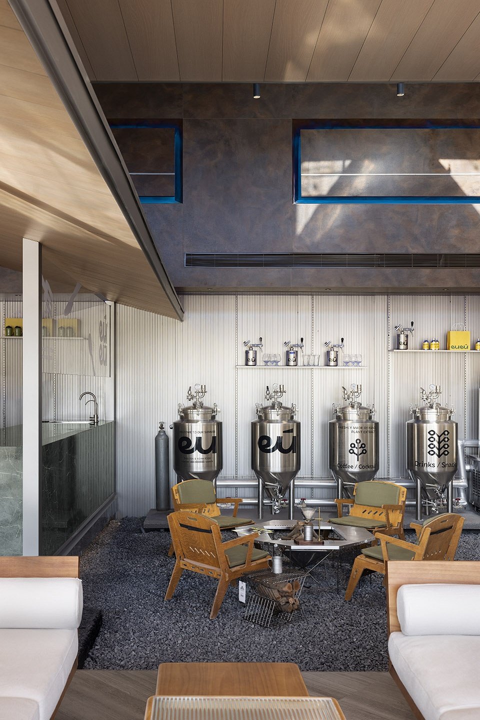 EUEU 餐饮店，广东惠州 / SORA