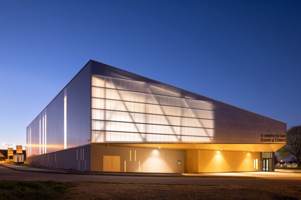 Coum 体育中心翻新扩建，法国 / ENO Architectes