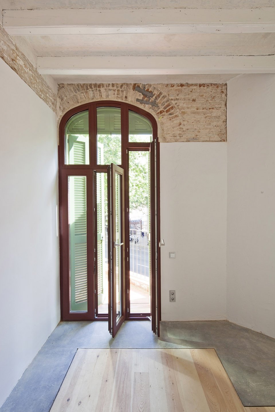 La Carbonería 集体住宅修复，巴塞罗那 / Office for Strategic Spaces