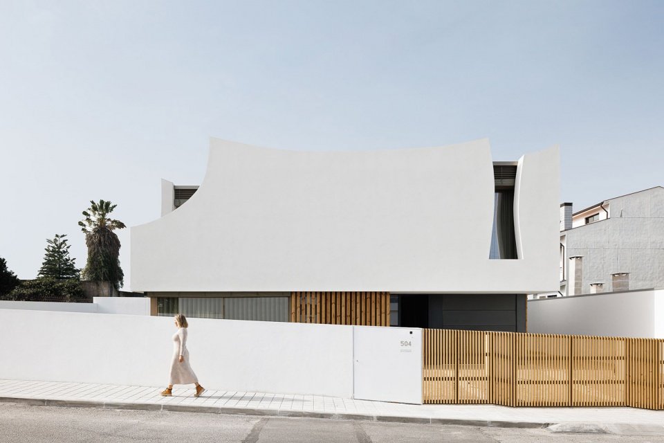 “花瓣庭院”住宅，波尔图 / Sandra Micaela Casinha Atelier