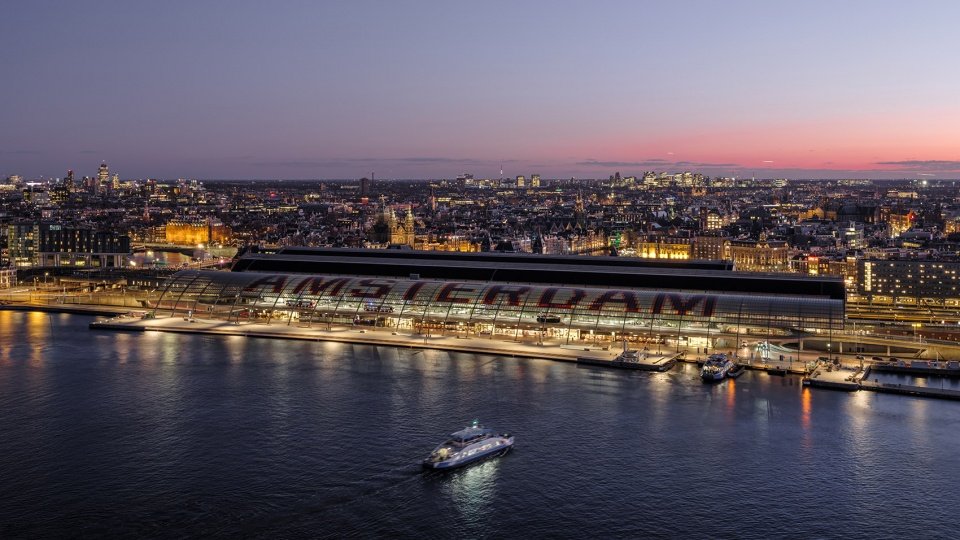 IJboulevard 水下自行车停车场,荷兰 / VenhoevenCS IJboulevard 水下自行车停车场,荷兰 / VenhoevenCS