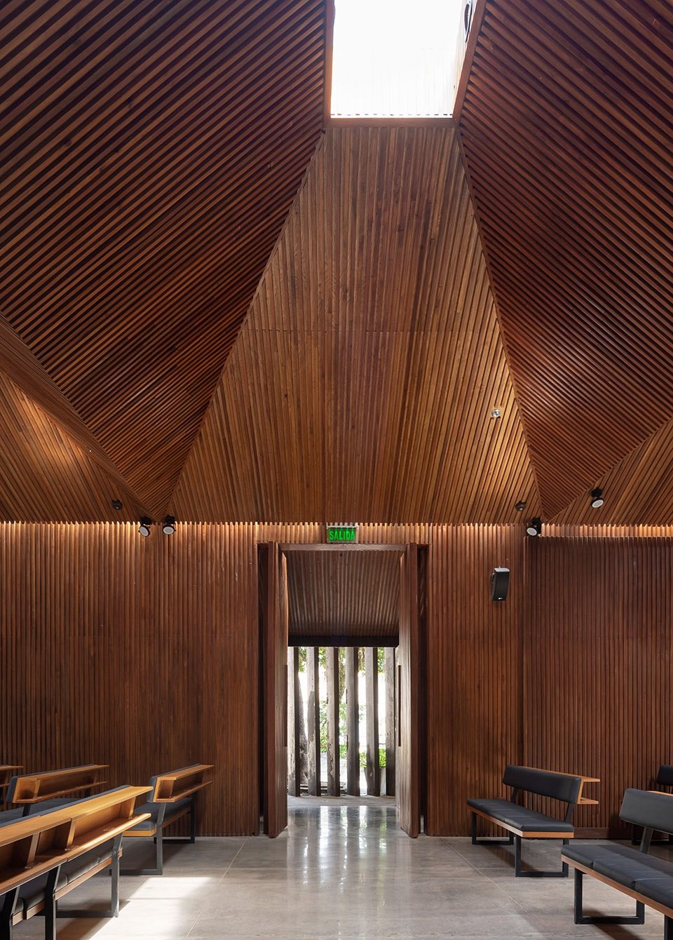 UHP 犹太教会堂,巴拉圭 / Equipo de Arquitectura UHP 犹太教会堂,巴拉圭 / Equipo de Arquitectura