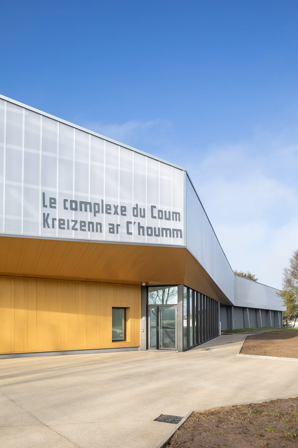 Coum 体育中心翻新扩建，法国 / ENO Architectes