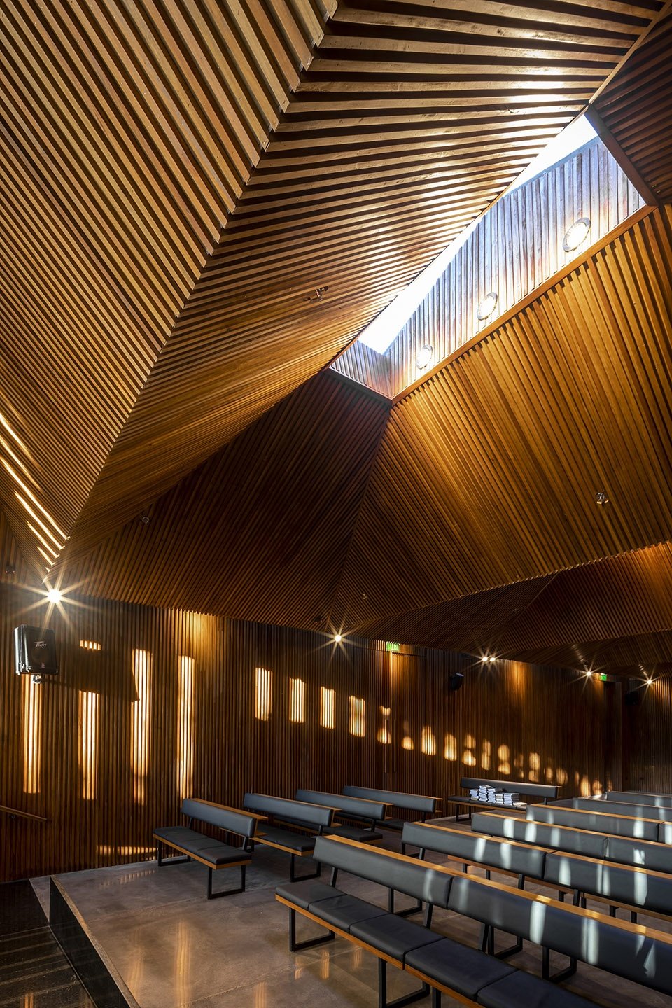 UHP 犹太教会堂,巴拉圭 / Equipo de Arquitectura UHP 犹太教会堂,巴拉圭 / Equipo de Arquitectura