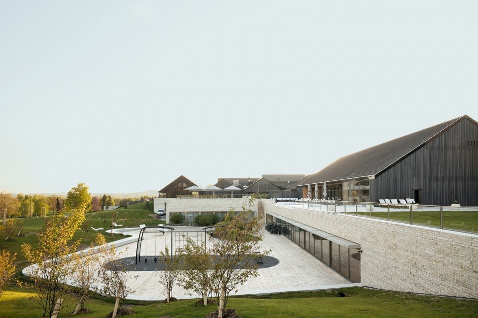 Öschberghof 酒店扩建，德国 / allmannwappner