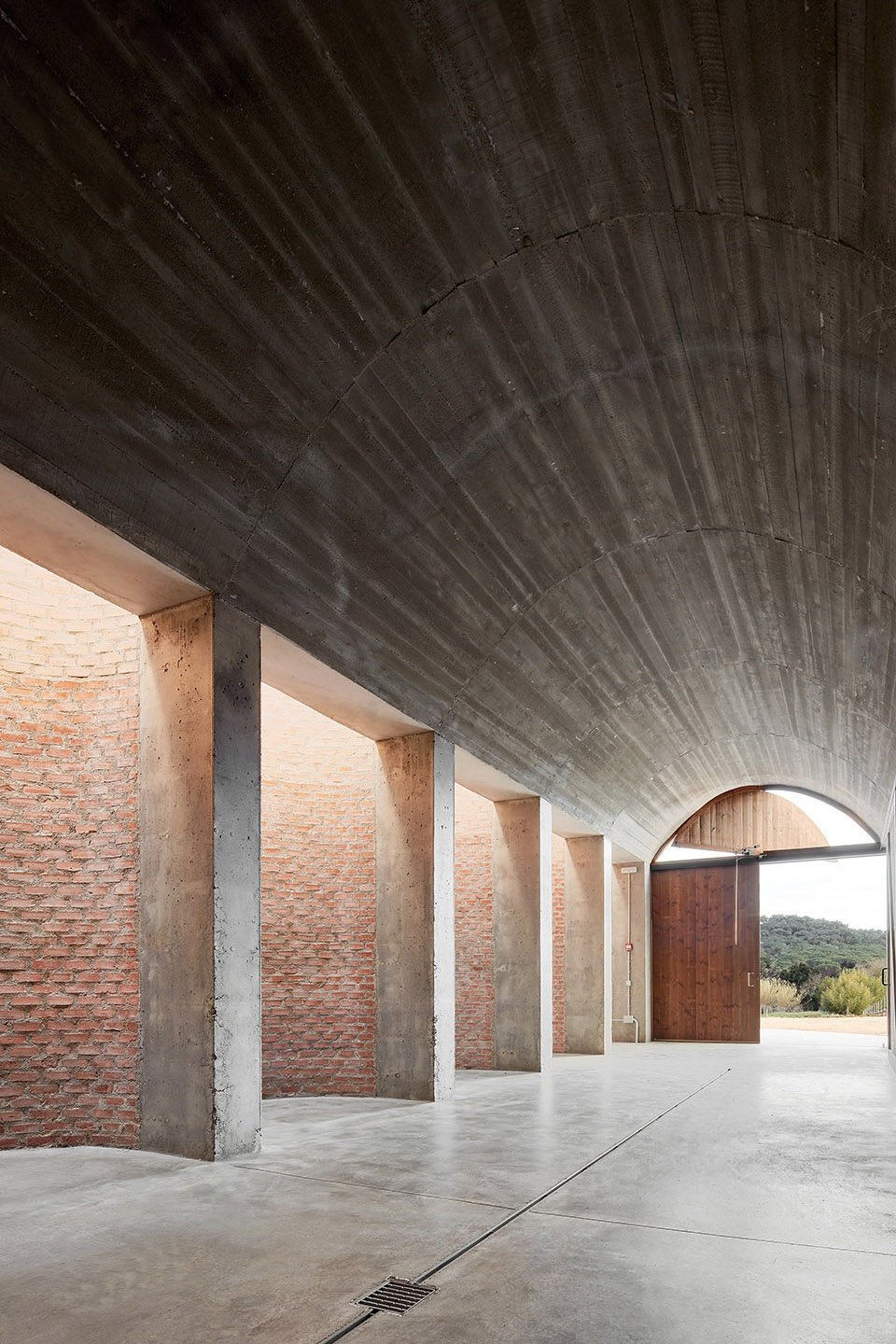 Mont-Ras 酿酒厂，西班牙 / Jorge Vidal Studio