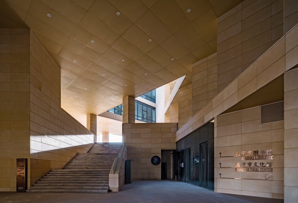 西宁市群众文化艺术活动交流中心，青海 / 西安建筑科技大学设计研究总院有限公司