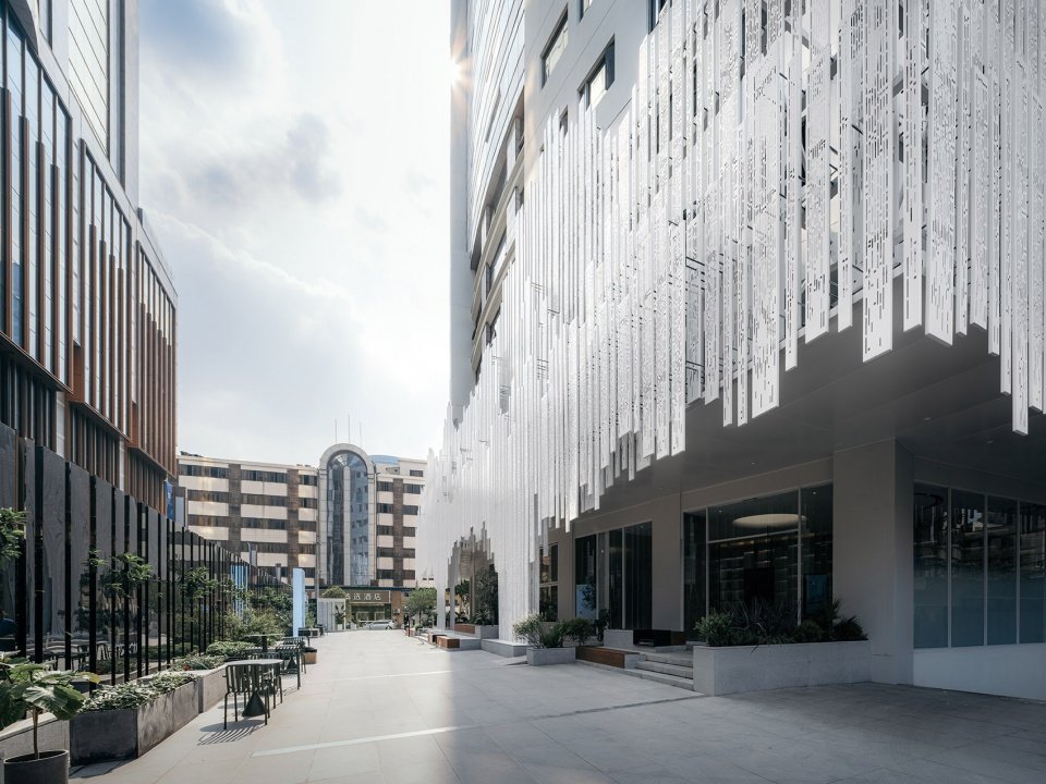 钢雨：德必上海书城 WE 改造设计 / Wutopia Lab