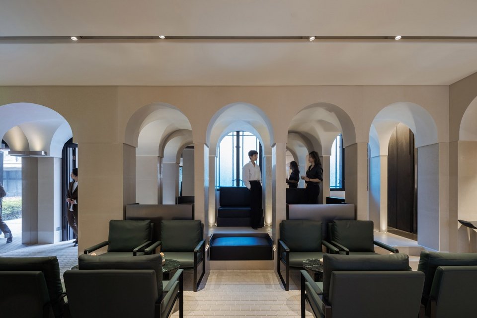 Piazza in a room: Mapoly Coffee 满坡栗咖啡(历史博物馆店)/ Wutopia Lab Piazza in a room: Mapoly Coffee 满坡栗咖啡(历史博物馆店)/ Wutopia Lab