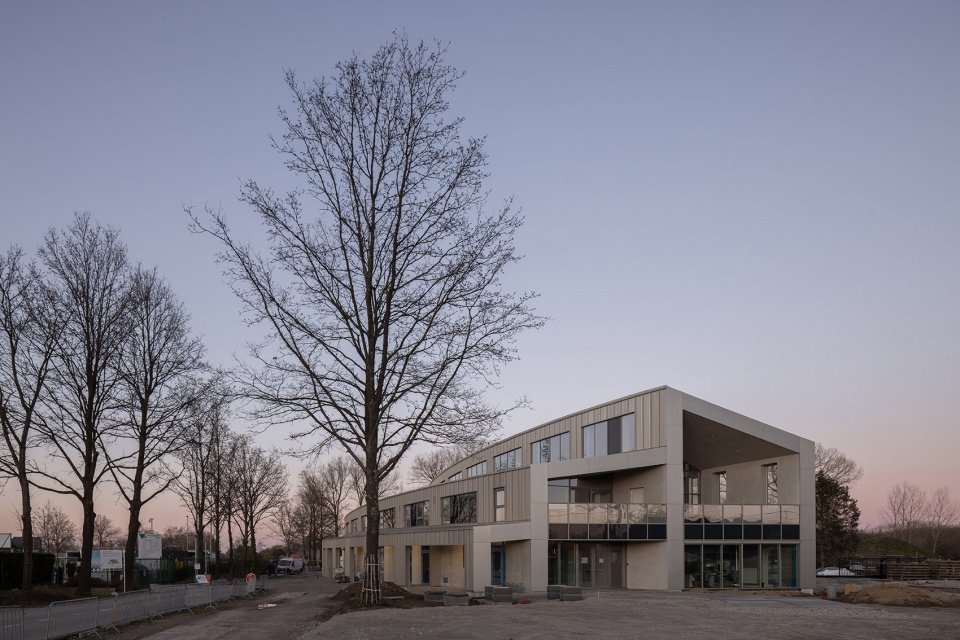 Zemst：工坊车间和办公空间，比利时 / WE-S architects