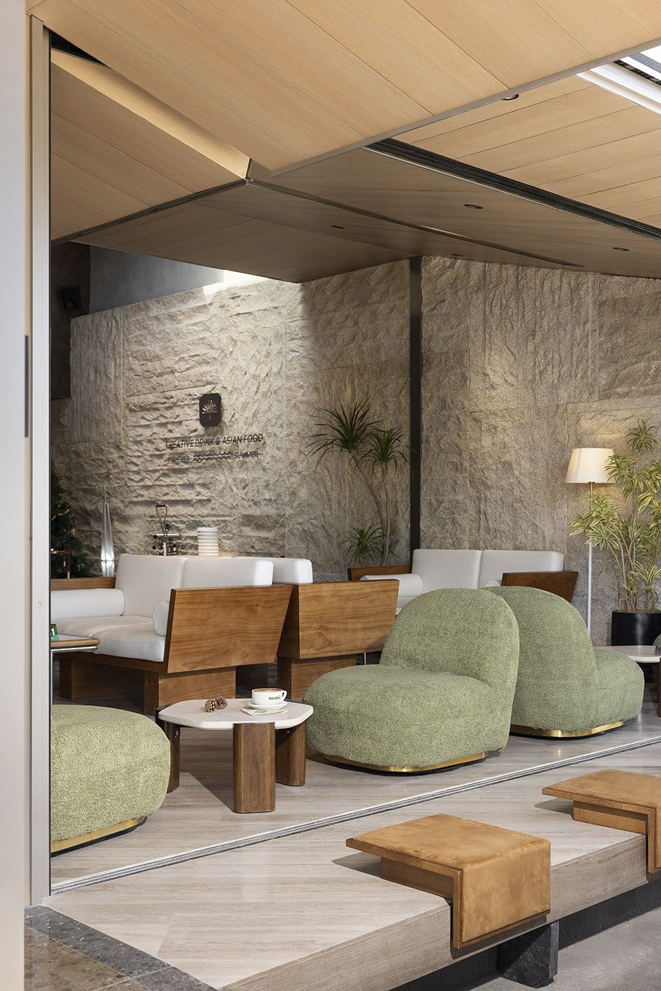 EUEU 餐饮店，广东惠州 / SORA