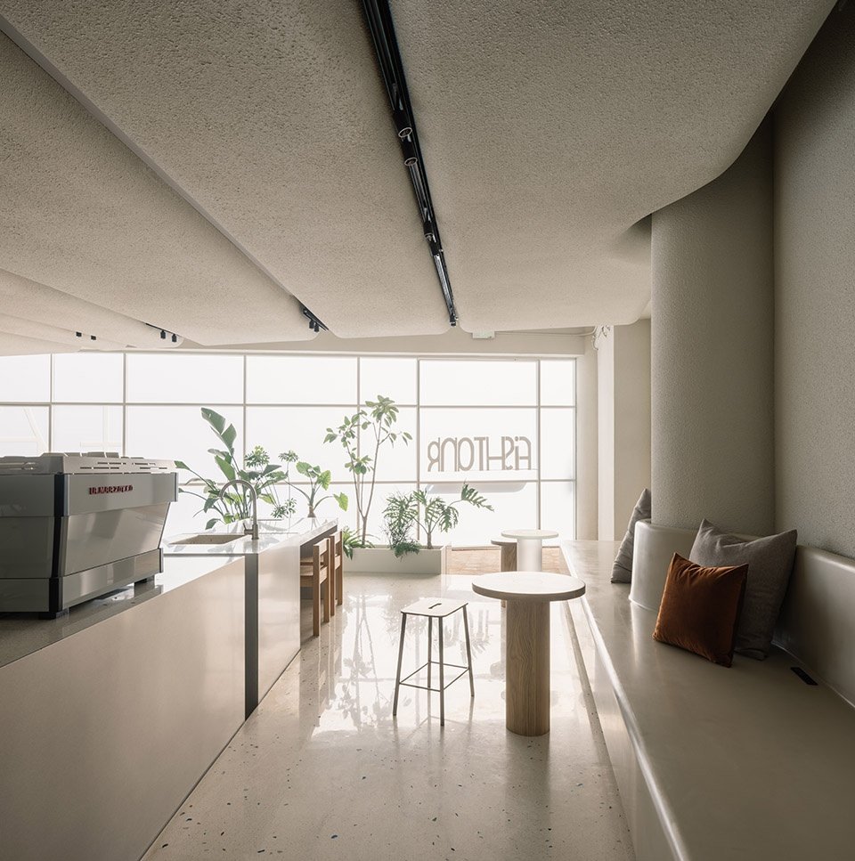 鱼缸咖啡，南京 / Office AIO