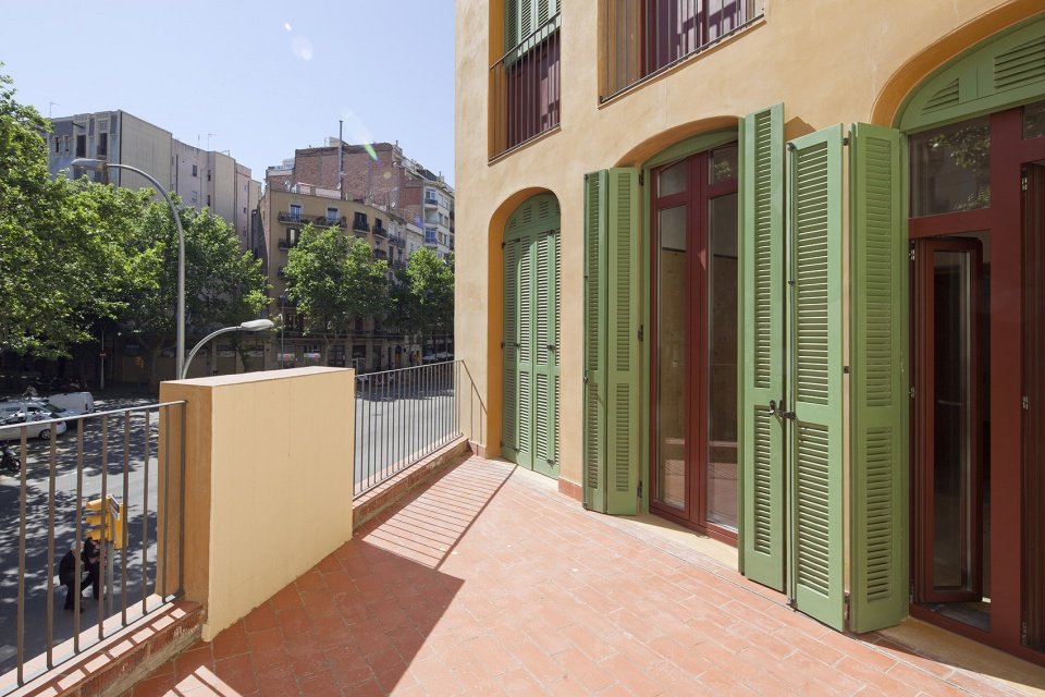 La Carbonería 集体住宅修复，巴塞罗那 / Office for Strategic Spaces