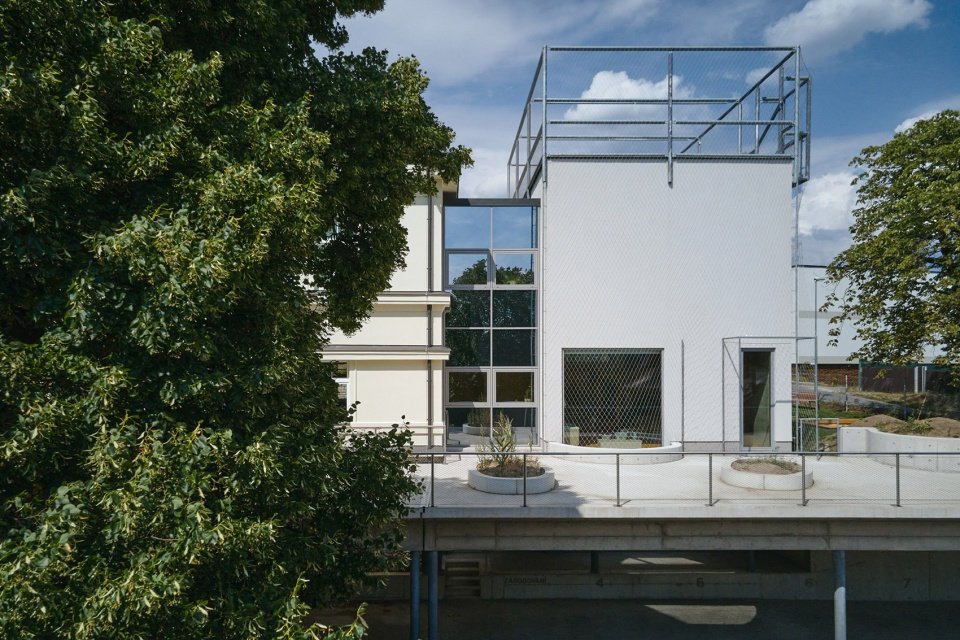 Montessori 幼儿园扩建,捷克 / Mjölk architekti + Projektový atelier David Montessori 幼儿园扩建,捷克 / Mjölk architekti + Projektový atelier David