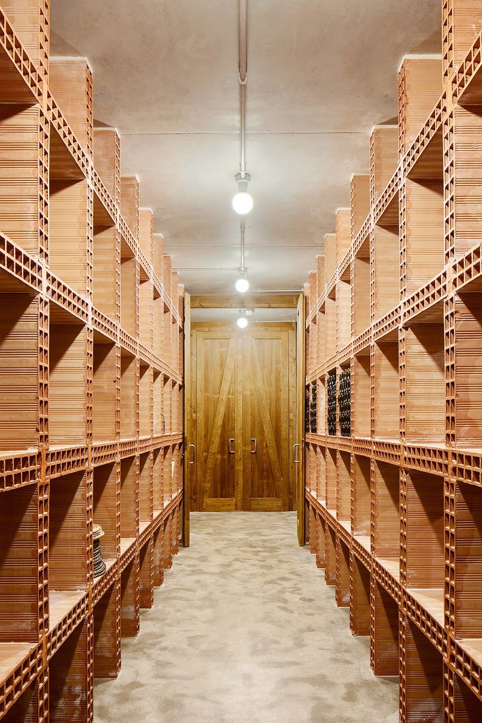 Mont-Ras 酿酒厂，西班牙 / Jorge Vidal Studio