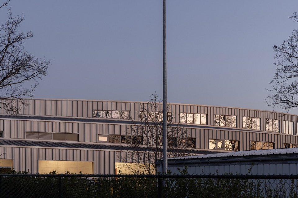 Zemst：工坊车间和办公空间，比利时 / WE-S architects