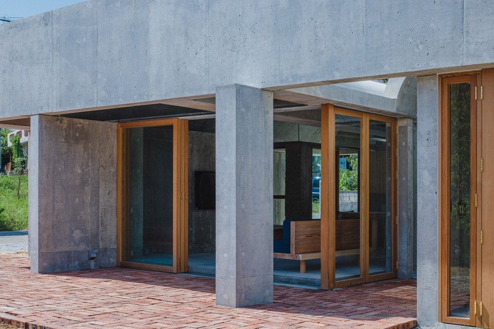 志坚原住宅，日本冲绳 / Studio Cochi Architects