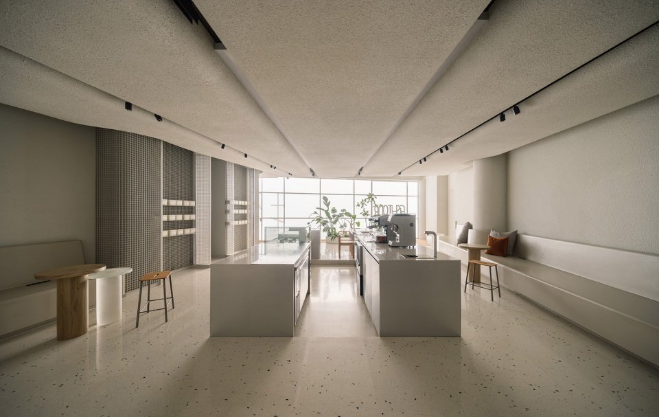 鱼缸咖啡，南京 / Office AIO