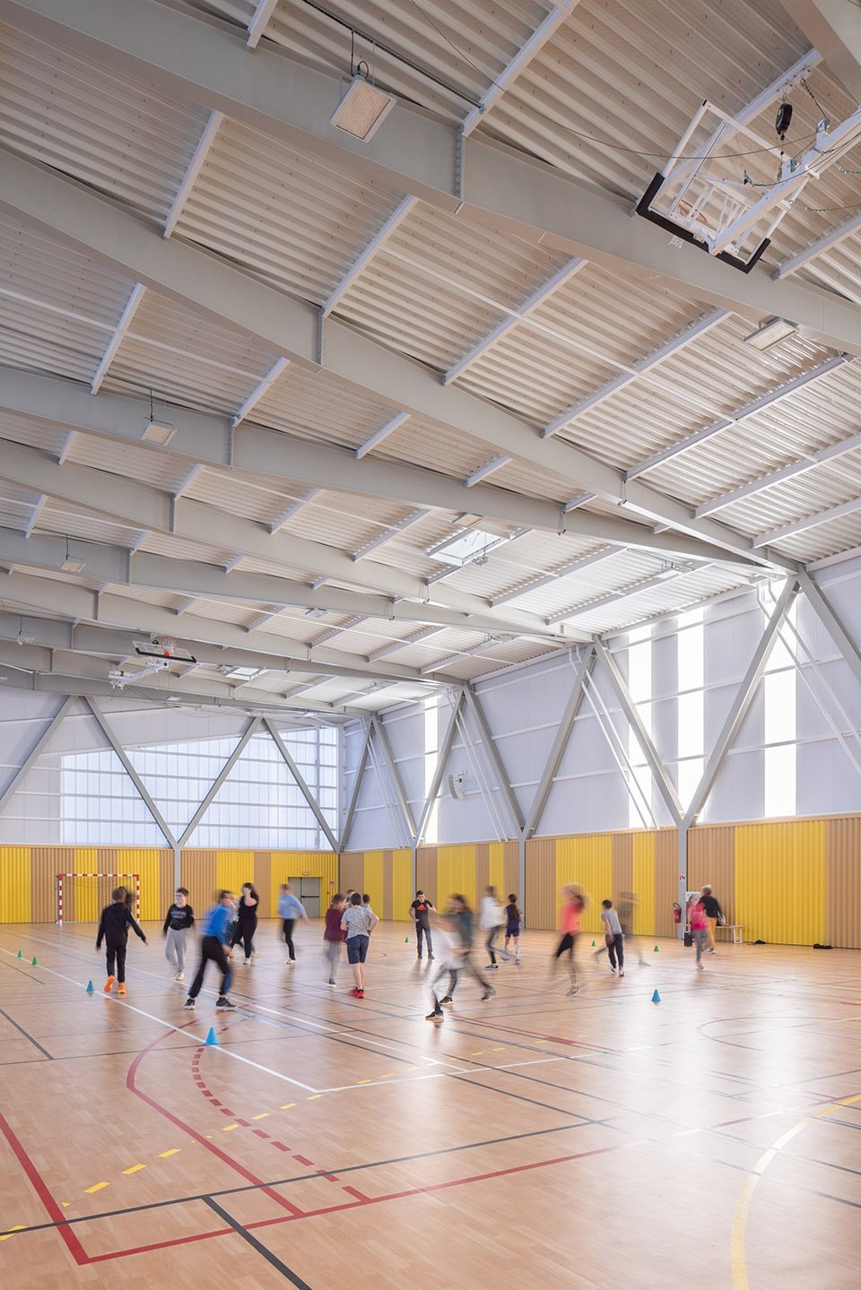 Coum 体育中心翻新扩建，法国 / ENO Architectes
