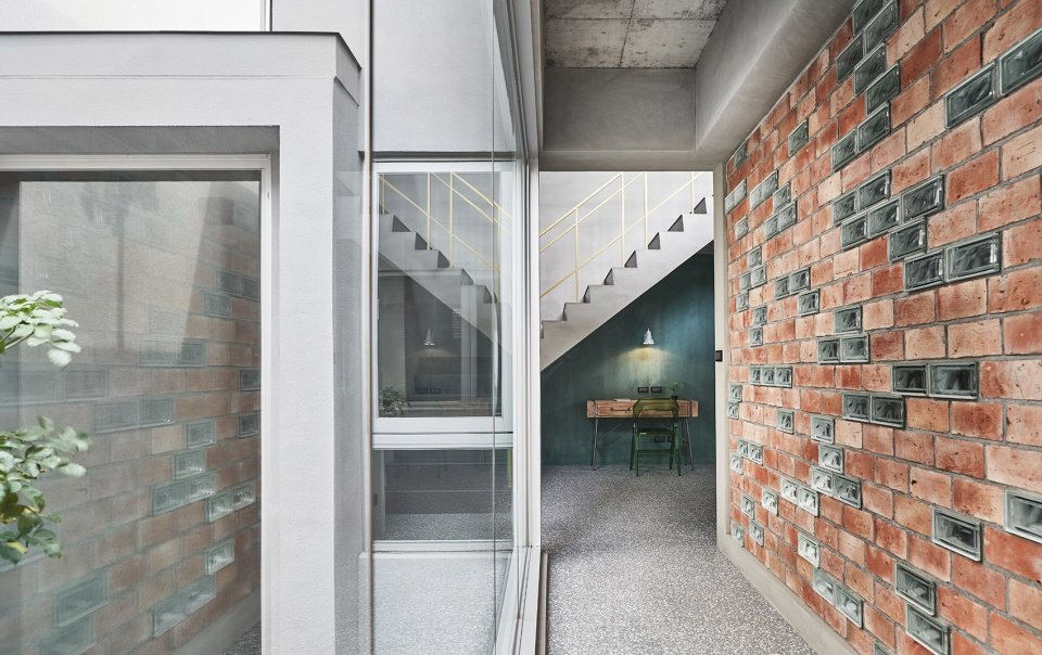 透天厝裡的三合院，高雄 / HAO Design