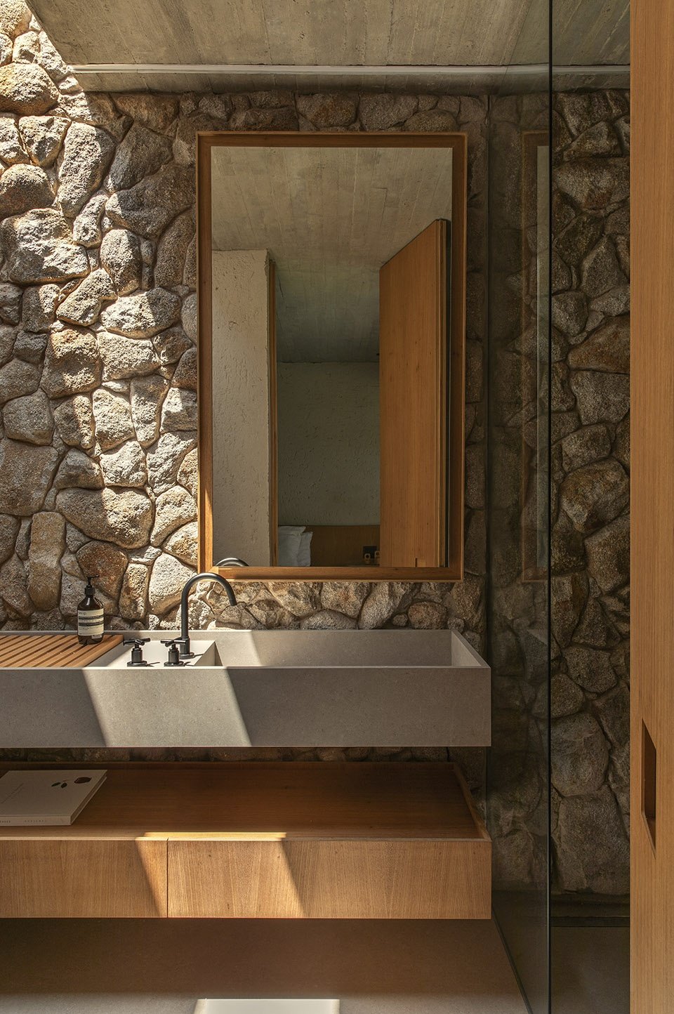 湖之屋，巴西 / Lake by mf+arquitetos