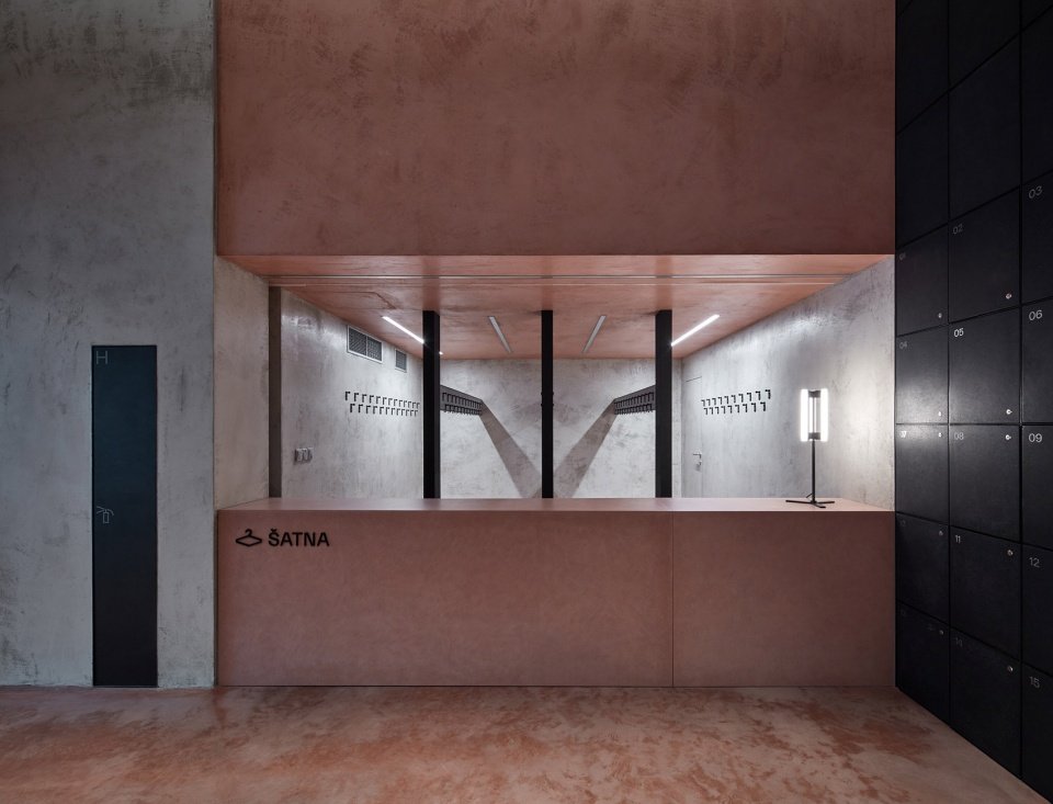 红色教堂改造，捷克 / atelier-r