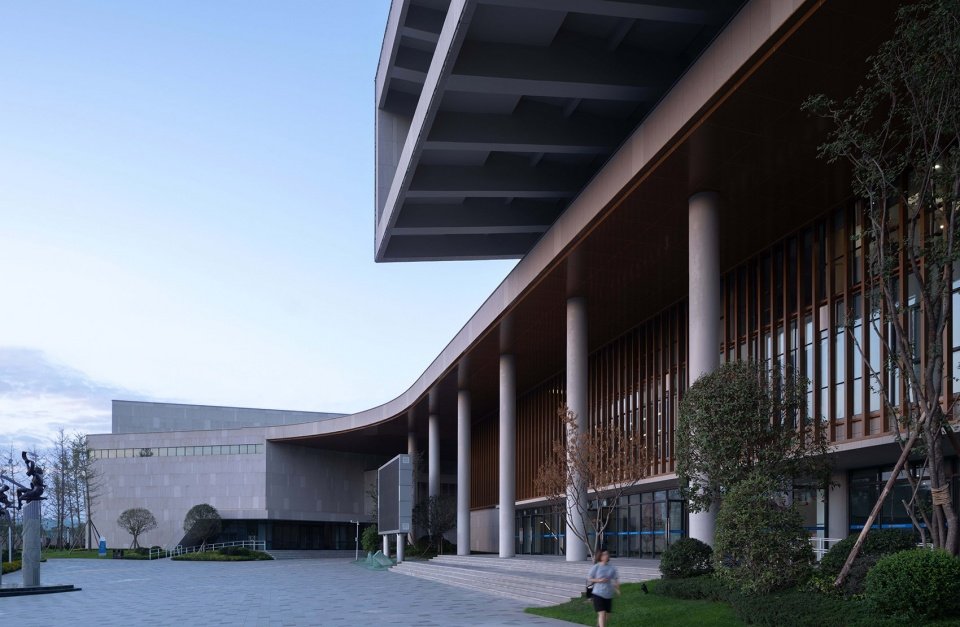 成都外国语学校仁寿校区 / 江苏中锐华东建筑设计研究院有限公司 荣朝晖工作室 成都外国语学校仁寿校区 / 江苏中锐华东建筑设计研究院有限公司 荣朝晖工作室