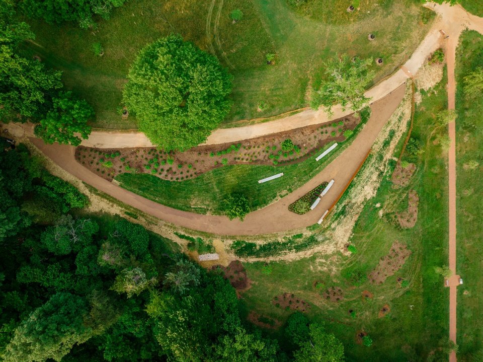 Monticello 的沉思之地，美国 / HGA + Nelson Byrd Woltz Landscape Architecture