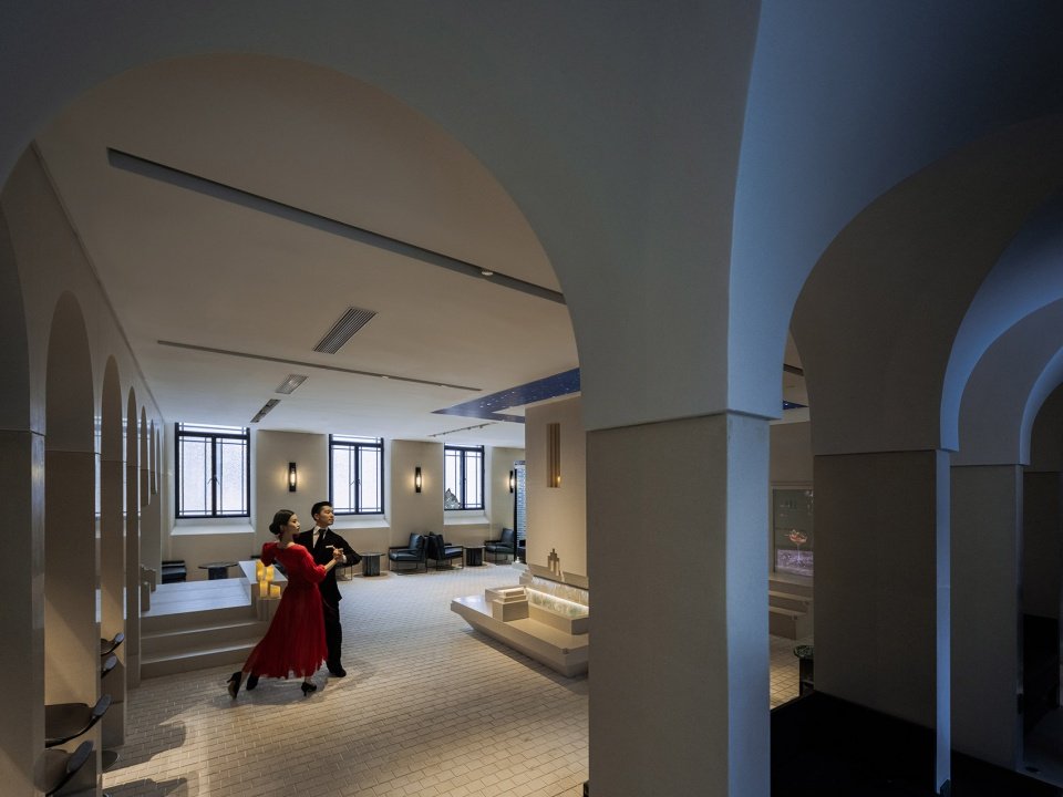 Piazza in a room: Mapoly Coffee 满坡栗咖啡(历史博物馆店)/ Wutopia Lab Piazza in a room: Mapoly Coffee 满坡栗咖啡(历史博物馆店)/ Wutopia Lab