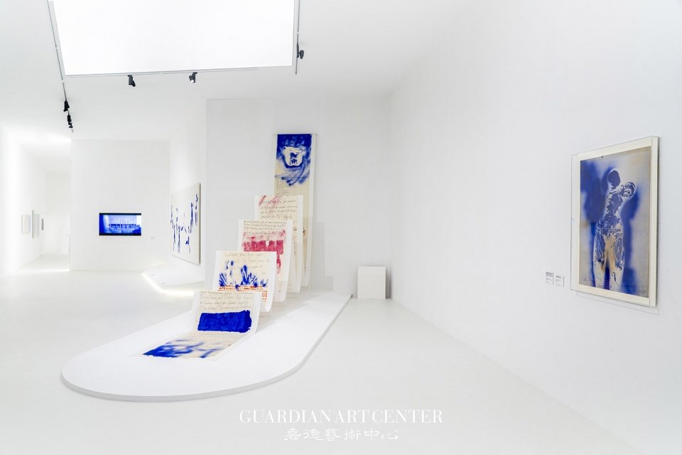 扎哈·哈迪德建筑事务所设计展和伊夫·克莱因中国首展盛大揭幕