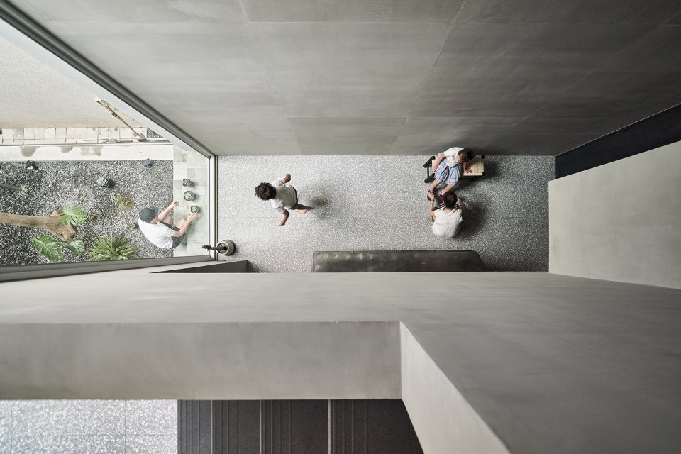 透天厝裡的三合院，高雄 / HAO Design