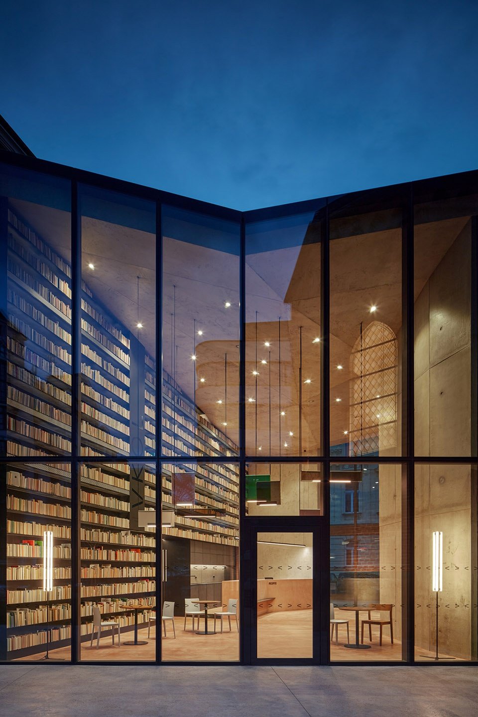 红色教堂改造，捷克 / atelier-r