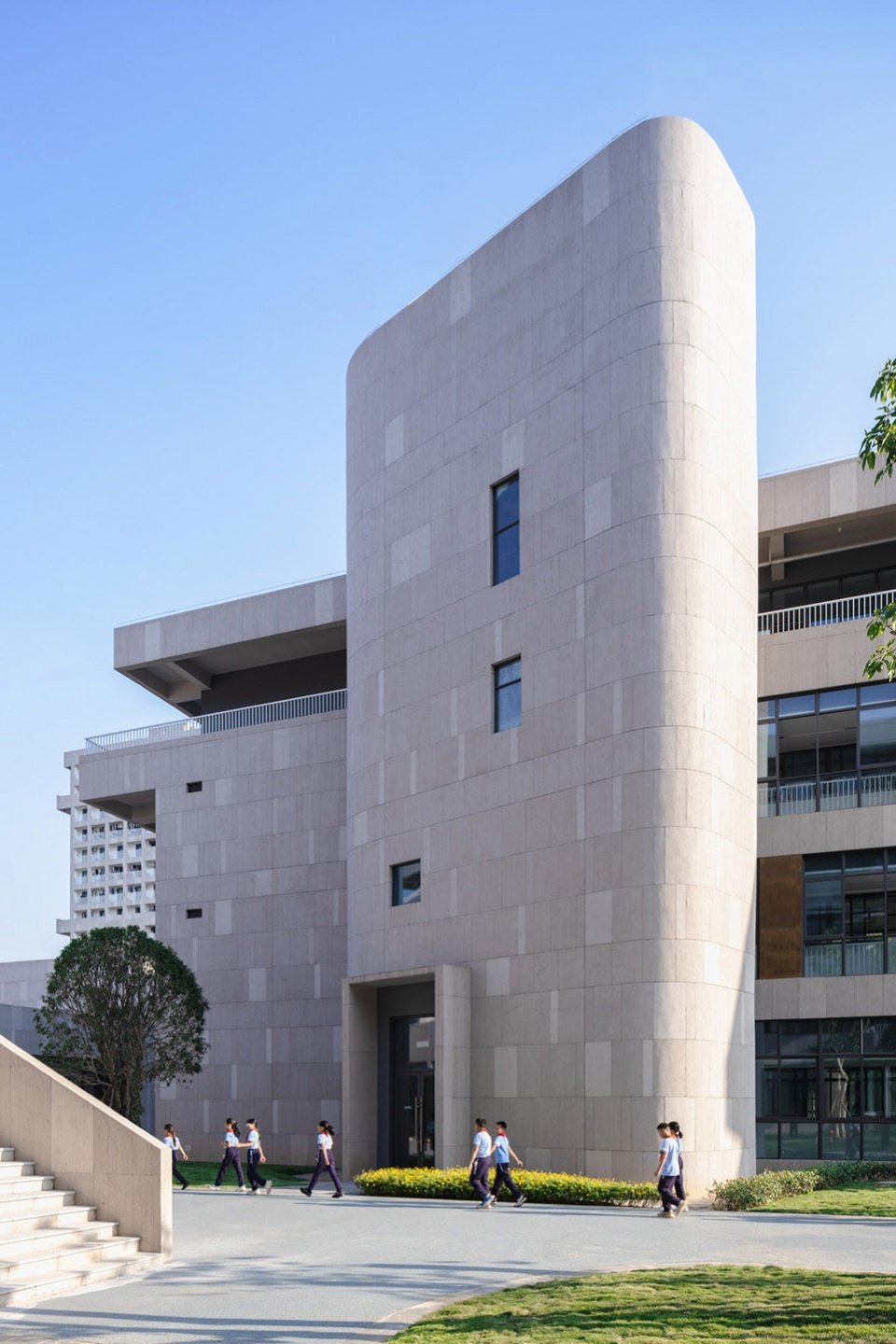 成都外国语学校仁寿校区 / 江苏中锐华东建筑设计研究院有限公司 荣朝晖工作室 成都外国语学校仁寿校区 / 江苏中锐华东建筑设计研究院有限公司 荣朝晖工作室