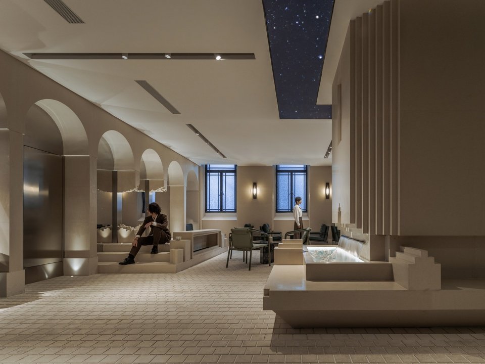 Piazza in a room: Mapoly Coffee 满坡栗咖啡(历史博物馆店)/ Wutopia Lab Piazza in a room: Mapoly Coffee 满坡栗咖啡(历史博物馆店)/ Wutopia Lab