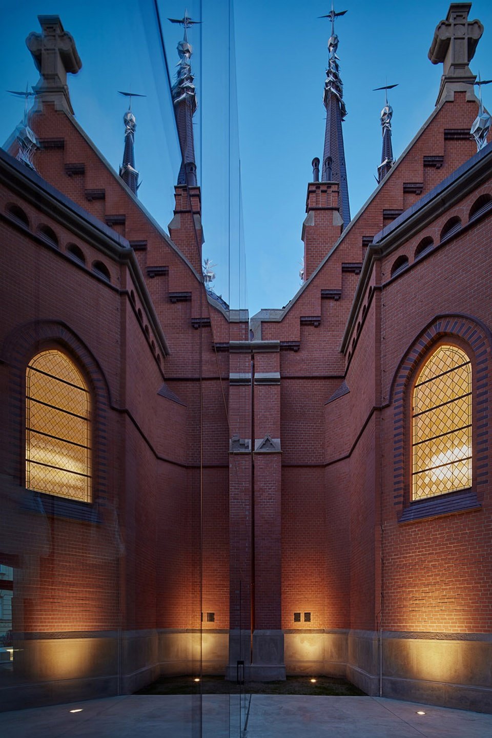 红色教堂改造，捷克 / atelier-r