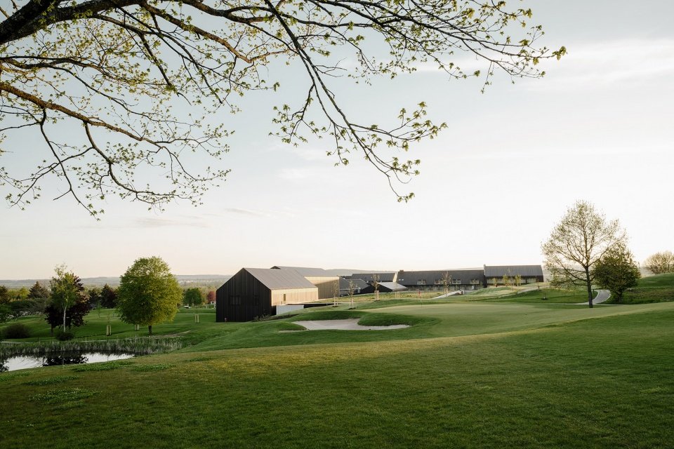 Öschberghof 酒店扩建，德国 / allmannwappner