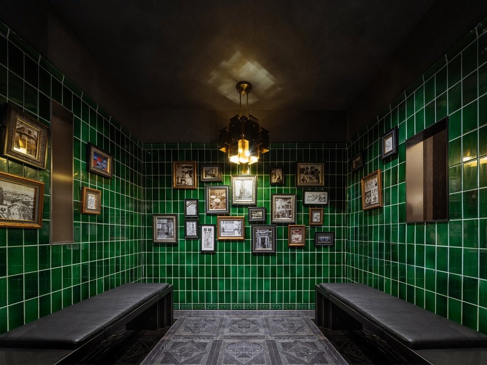 Piazza in a room: Mapoly Coffee 满坡栗咖啡(历史博物馆店)/ Wutopia Lab Piazza in a room: Mapoly Coffee 满坡栗咖啡(历史博物馆店)/ Wutopia Lab