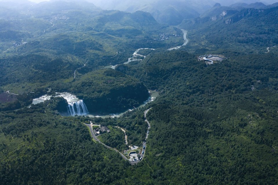 黄果树大瀑布、天星桥景区入口游客中心，贵州 / 中规院 + 清水爱派