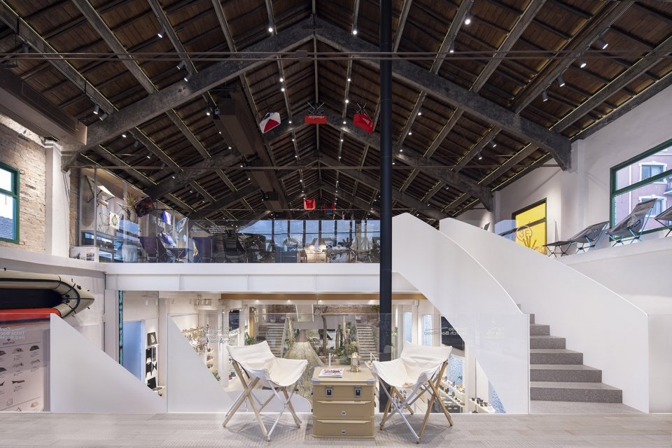 BACKROAD 户外集合店 / 杭州观堂设计 BACKROAD 户外集合店 / 杭州观堂设计