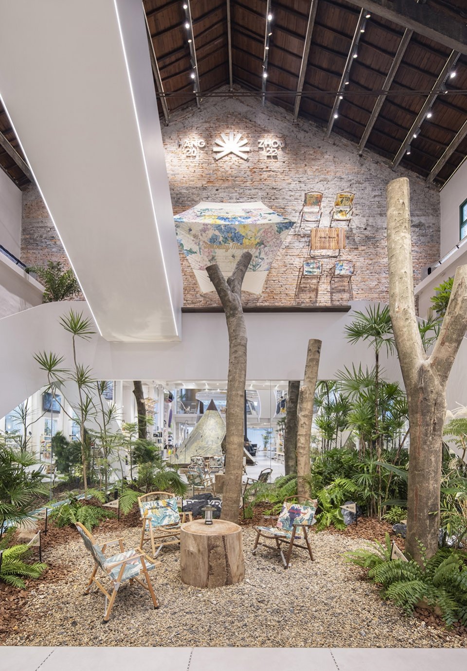 BACKROAD 户外集合店 / 杭州观堂设计 BACKROAD 户外集合店 / 杭州观堂设计