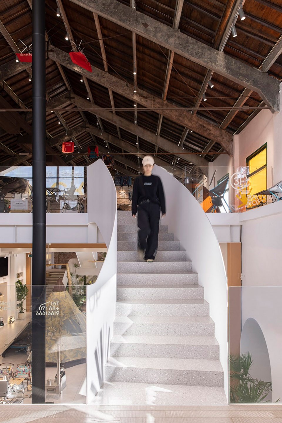 BACKROAD 户外集合店 / 杭州观堂设计 BACKROAD 户外集合店 / 杭州观堂设计