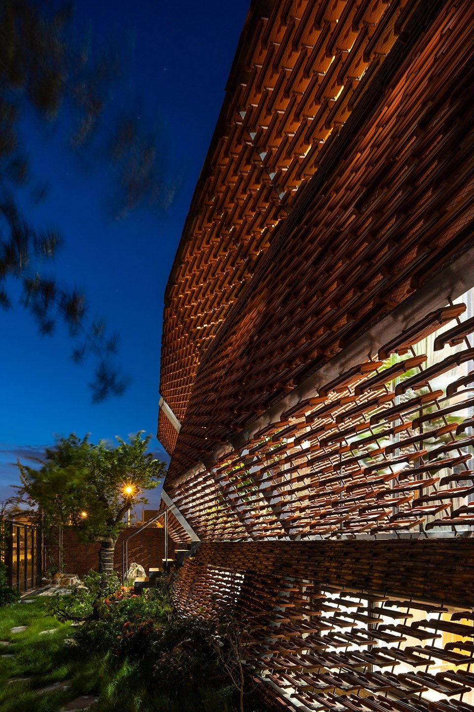 瓦巢住宅,越南 / H&P Architects 瓦巢住宅,越南 / H&P Architects