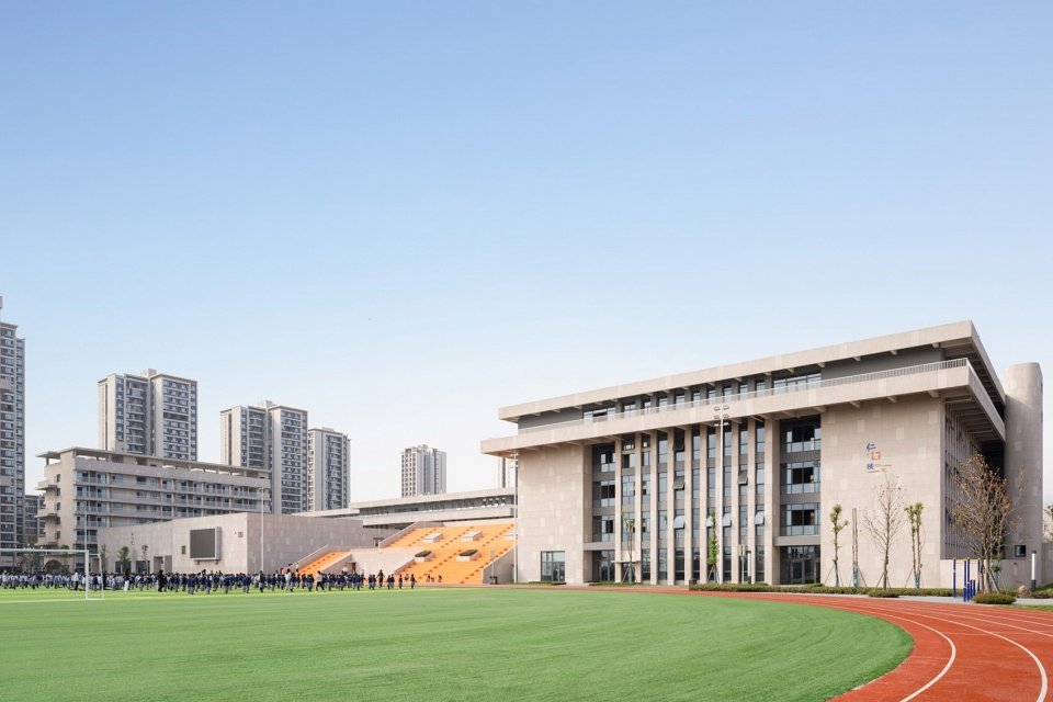 成都外国语学校仁寿校区 / 江苏中锐华东建筑设计研究院有限公司 荣朝晖工作室 成都外国语学校仁寿校区 / 江苏中锐华东建筑设计研究院有限公司 荣朝晖工作室