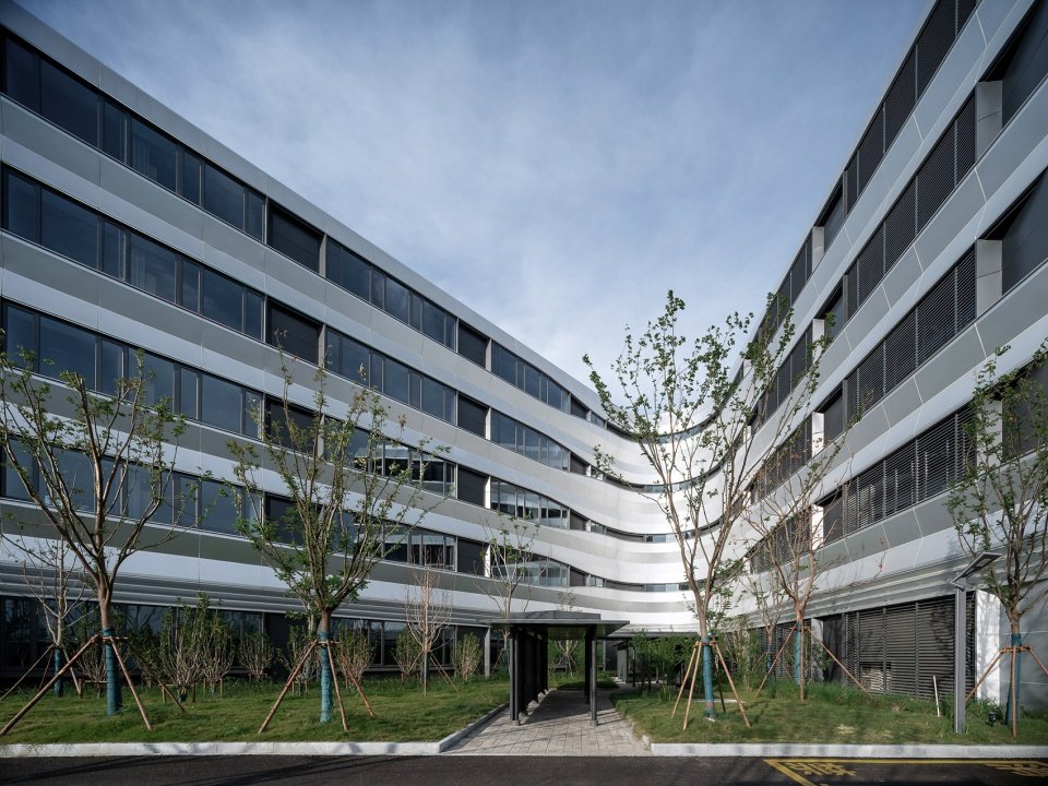 HIS 杭州国际学校 / 朱培栋 -line+ 建筑事务所 & gad HIS 杭州国际学校 / 朱培栋 -line+ 建筑事务所 & gad