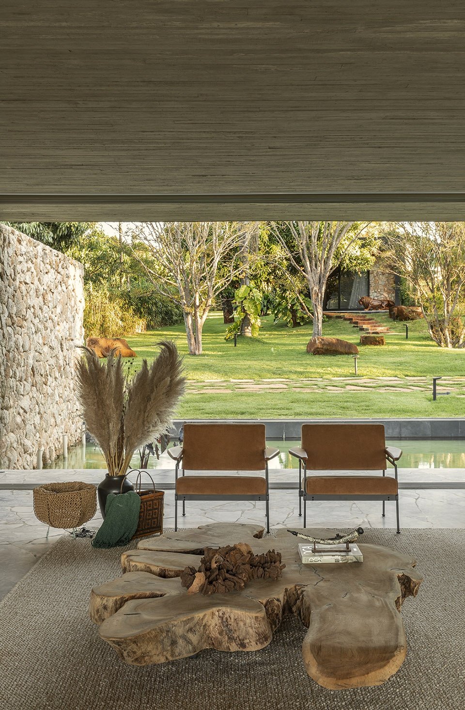 湖之屋，巴西 / Lake by mf+arquitetos