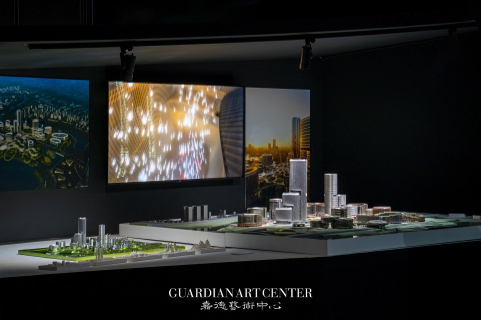 扎哈·哈迪德建筑事务所设计展和伊夫·克莱因中国首展盛大揭幕