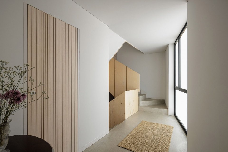 垂直住宅，波尔图 / Tsou Arquitectos