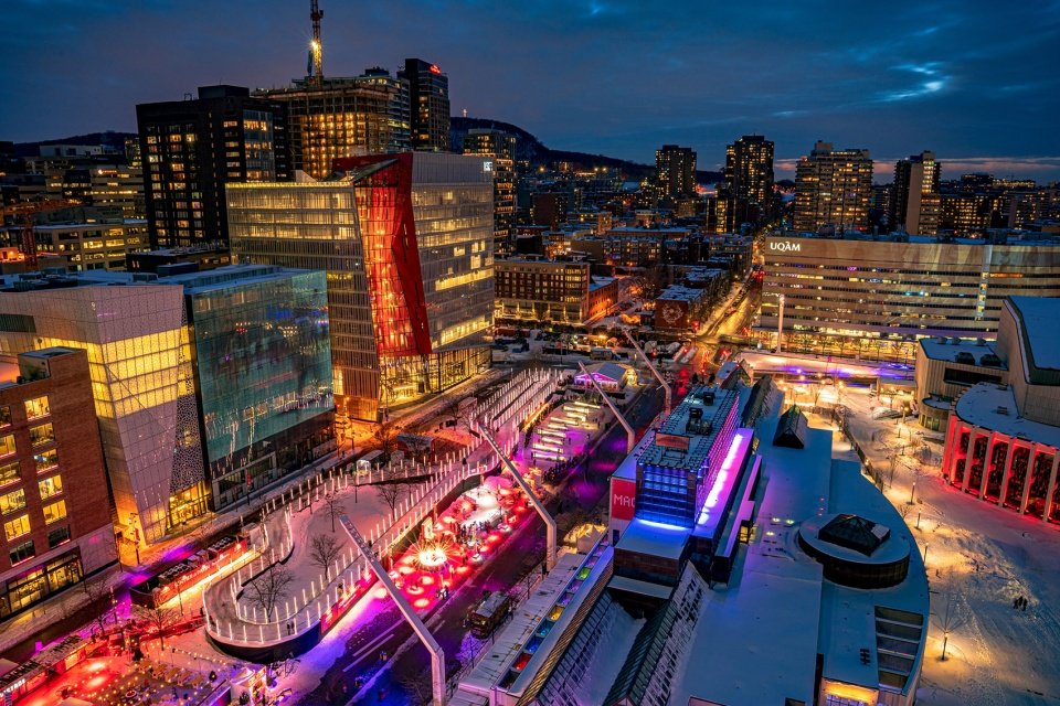 第 24 届蒙特利尔灯光节“环形冰场”装置 / Montréal en Lumière